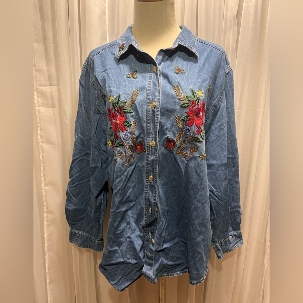 NWT Vintage Holiday Embroidered Poinsettia Denim
Blouse by Bobbie Brooks